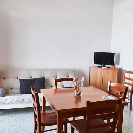 Casa Ammare * 빌라노바 디 오스투니